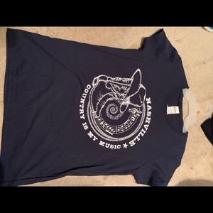 NWT: Unisex Medium Navy Nashville shirt